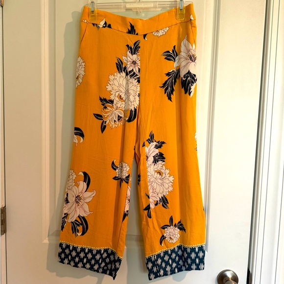LOFT Pants - 💛💐LOFT Petite Sized Floral Trousers